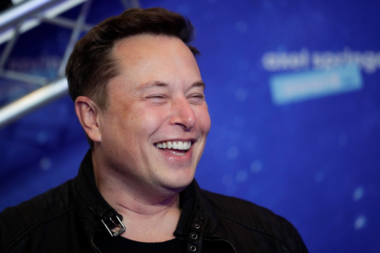 Musk Mocks Anthropic Researcher Over AI ‘Kill Us All’ Warning