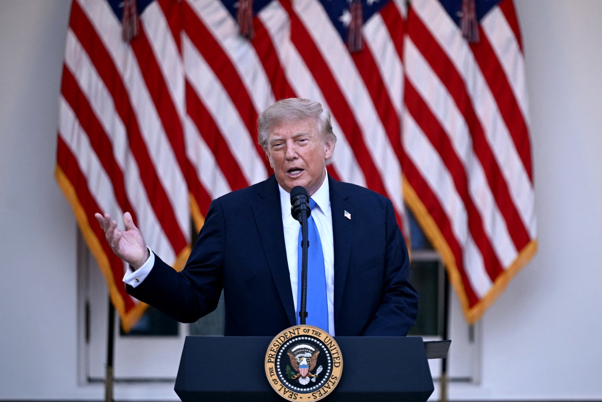 Trump Dismisses Fears About AI Killing Humans, Says Beating China Is Priority
