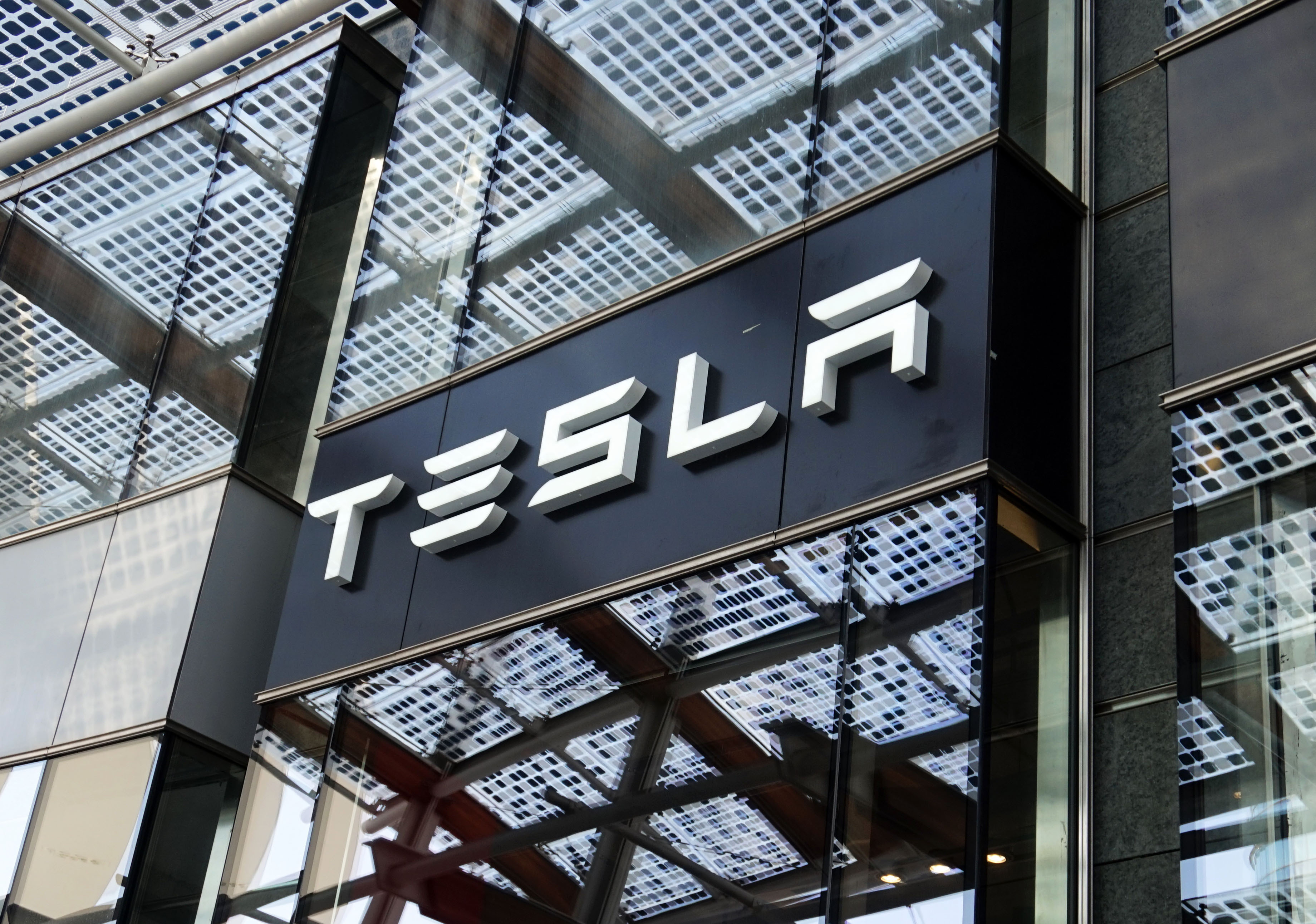Tesla Cutting More Jobs As Elon Musk Talks Of ‘Difficult’ Road Ahead