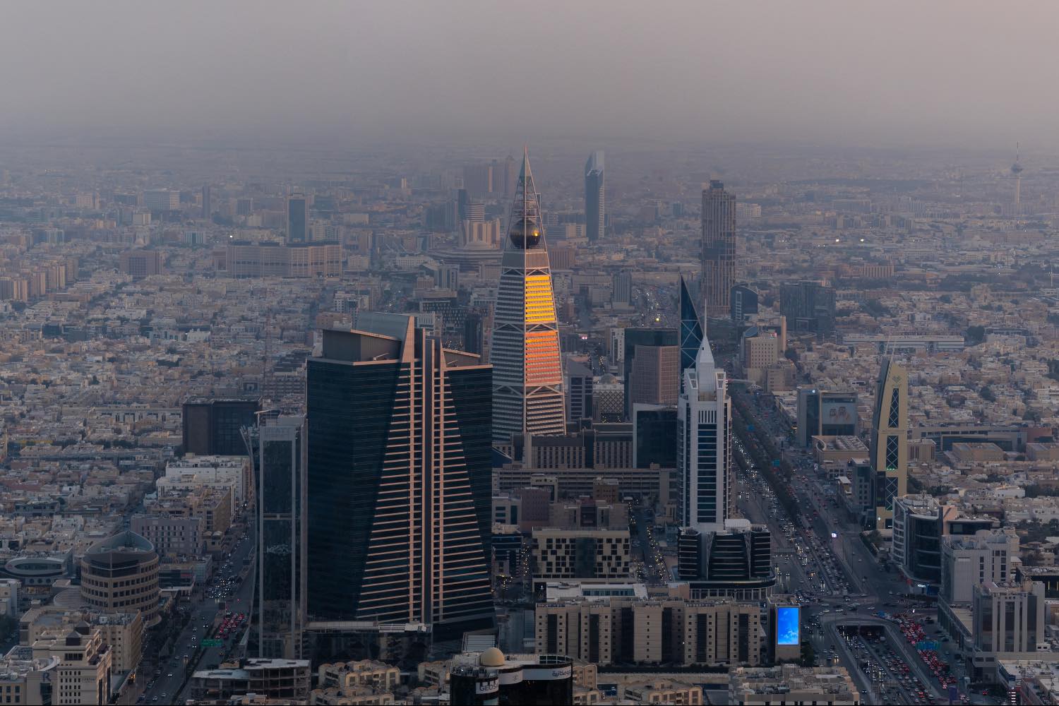 Seef Properties Shareholders Approve Stake Increase by GFH Unit