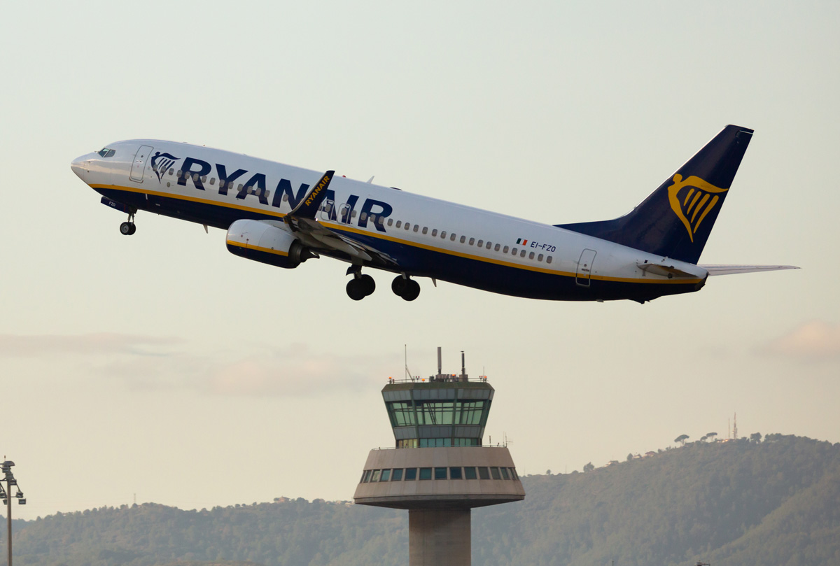 Ryanair's First-Quarter Profit Drops 46% To $392M