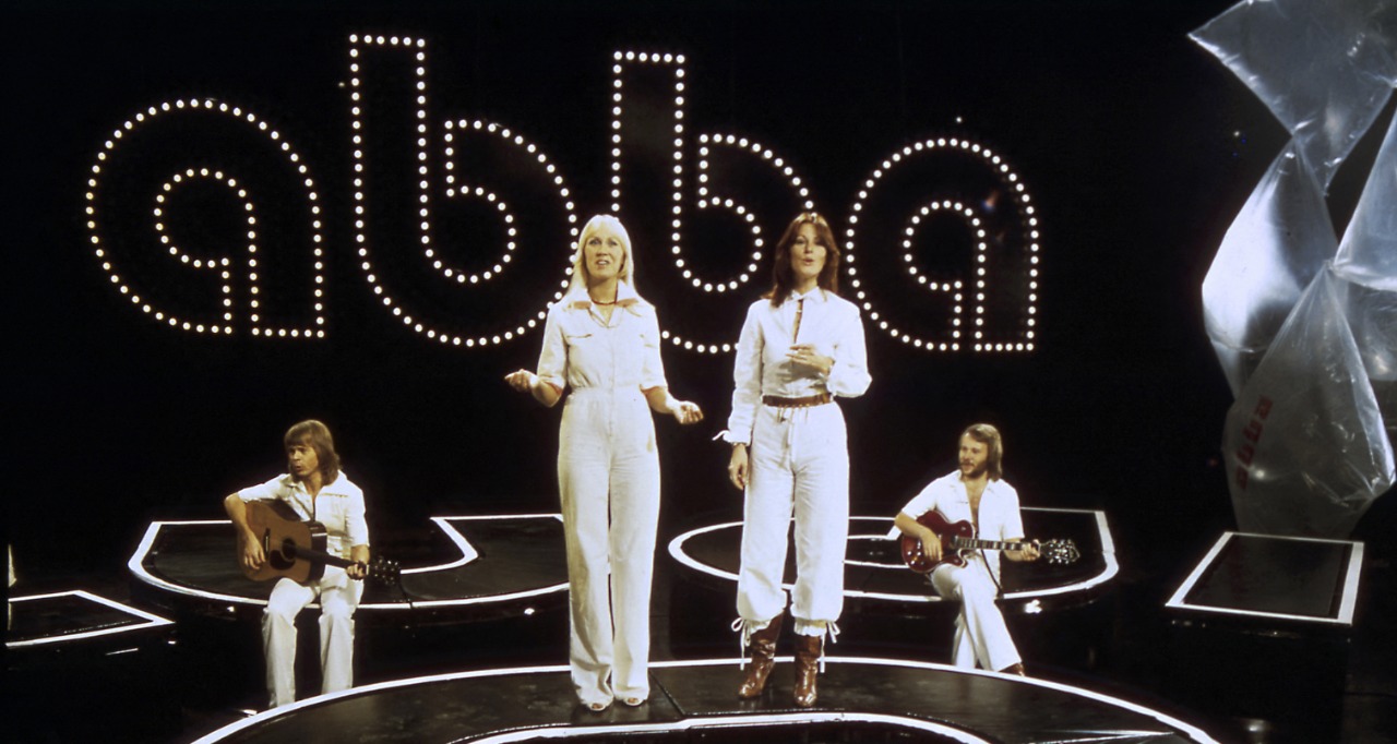 فريق ABBA الغنائي يعود إلى الساحة بألبوم جديد بعد عطلة استمرت 40 عامًا