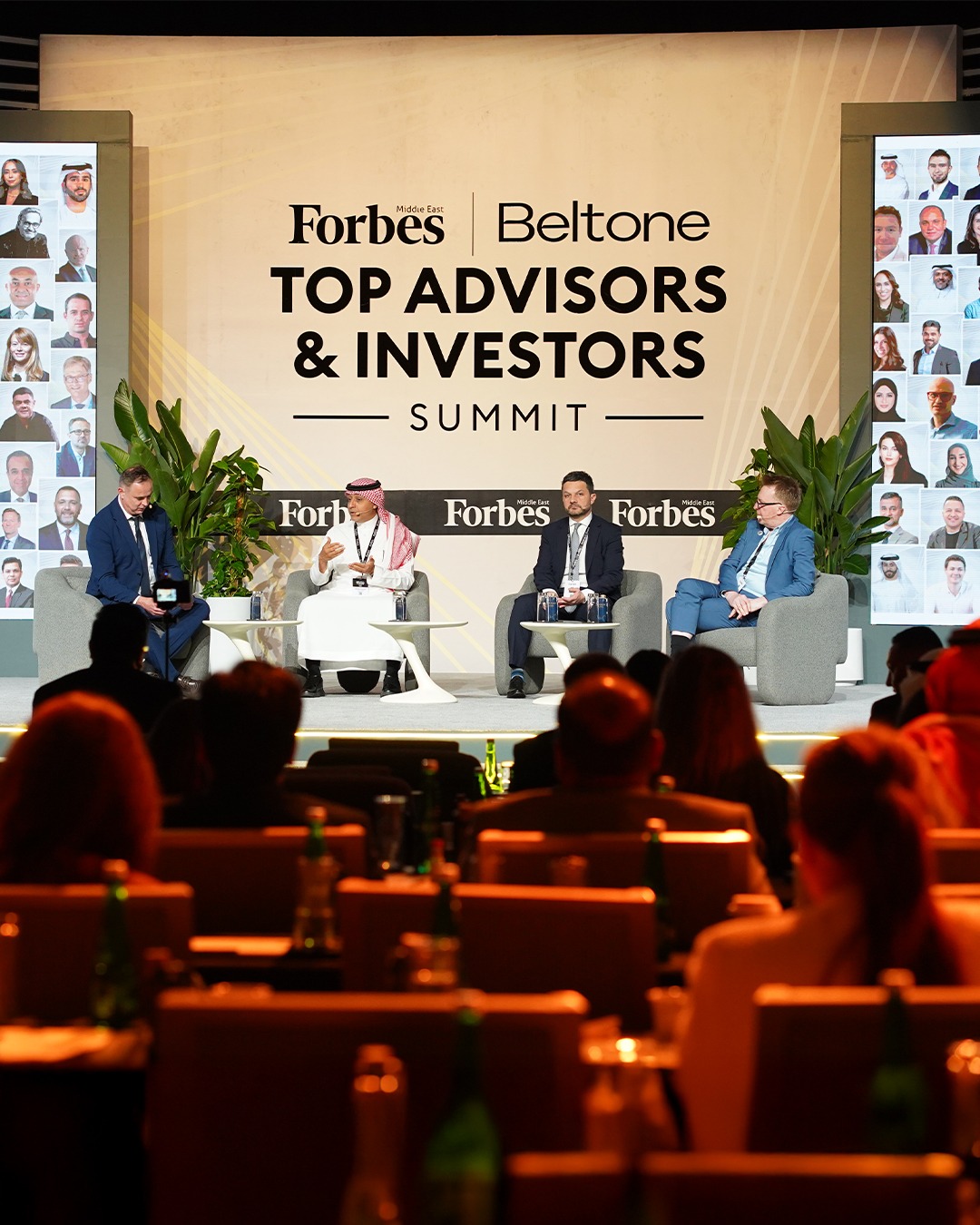 في "قمة فوربس الشرق الأوسط لكبار المستشارين والمستثمرين"، شدد الخبراء على أن التقلبات الاقتصادية الراهنة أعادت تعريف مفهوم تنويع المحافظ الاستثمارية؛ حيث تحولت من عملية توزيع أصول تقليدية إلى "هندسة استراتيجية" للتنويع، تركز على بناء محافظ مرنة قادرة على امتصاص الصدمات الجيوسياسية واقتناص فرص النمو في القطاعات الناشئة. 