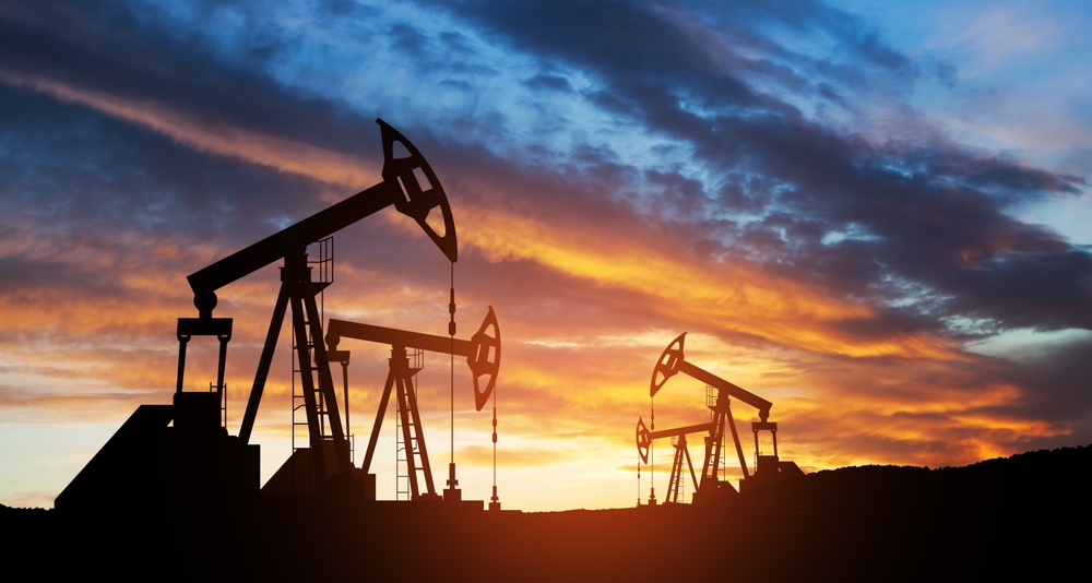 أسعار النفط تقترب من أعلى مستوياتها في أسبوعين