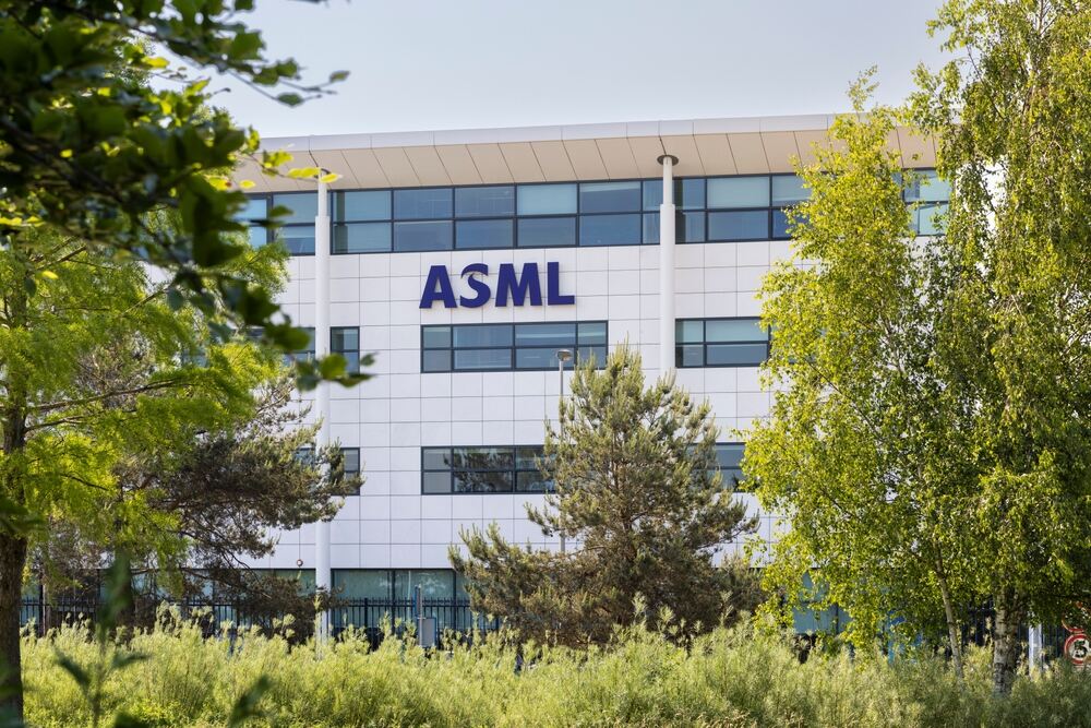 شركة صناعة أشباه الموصلات الهولندية ASML تعين رئيسا تنفيذيا جديدا