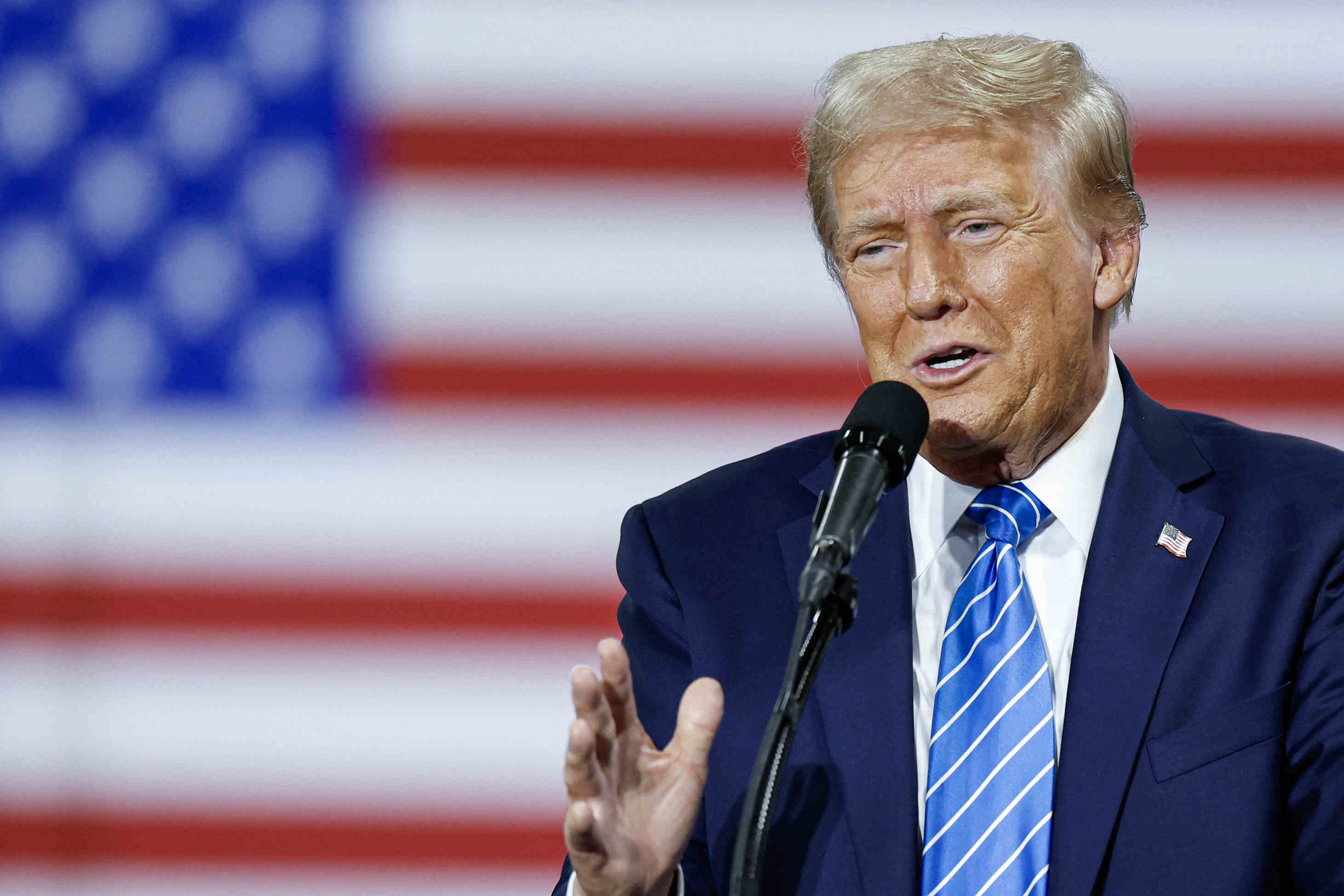Trump Promises $5,000 ‘Dividend' For Every Adult Citizen If Republicans Win Midterms