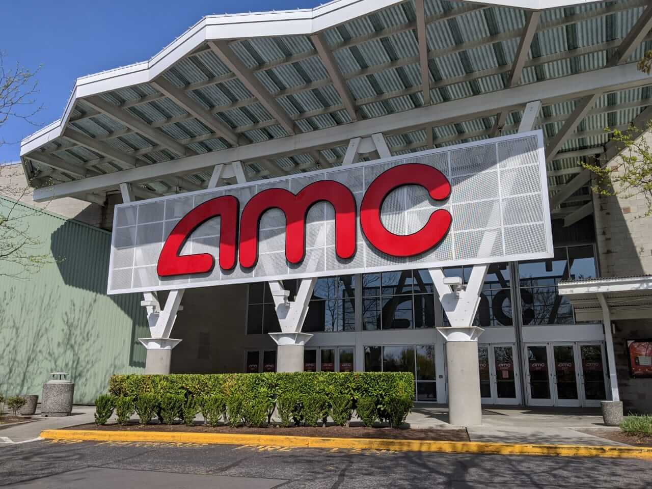 Here's Why The Stocks Of World's Largest Movie Theater Chain AMC ...