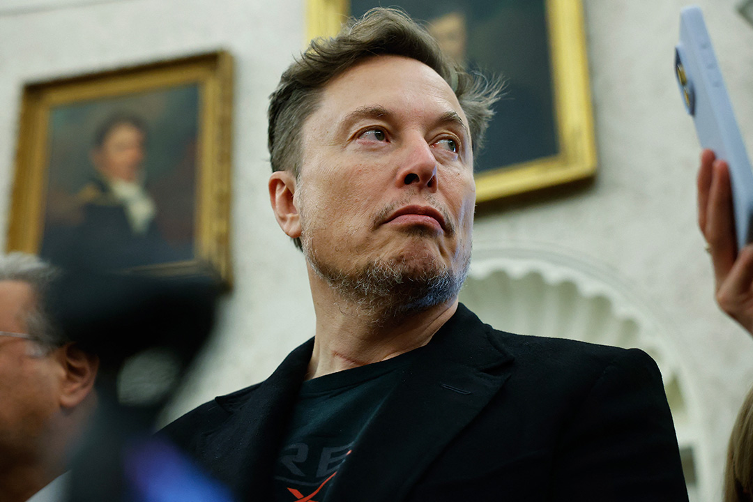 Timeline: How Elon Musk Lost $725B In A Few Weeks
