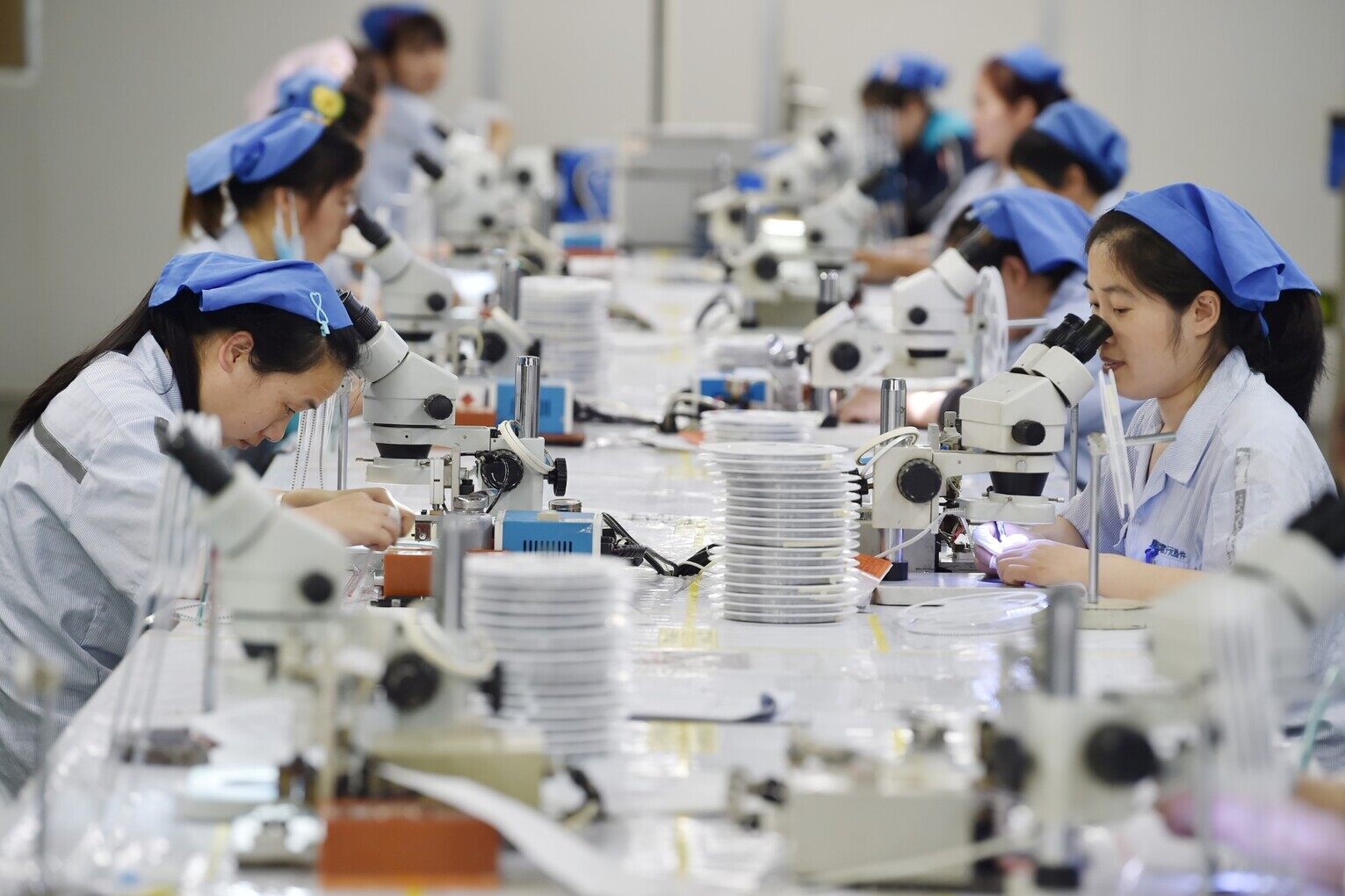 china-s-factory-activity-shrinks-for-first-time-since-april