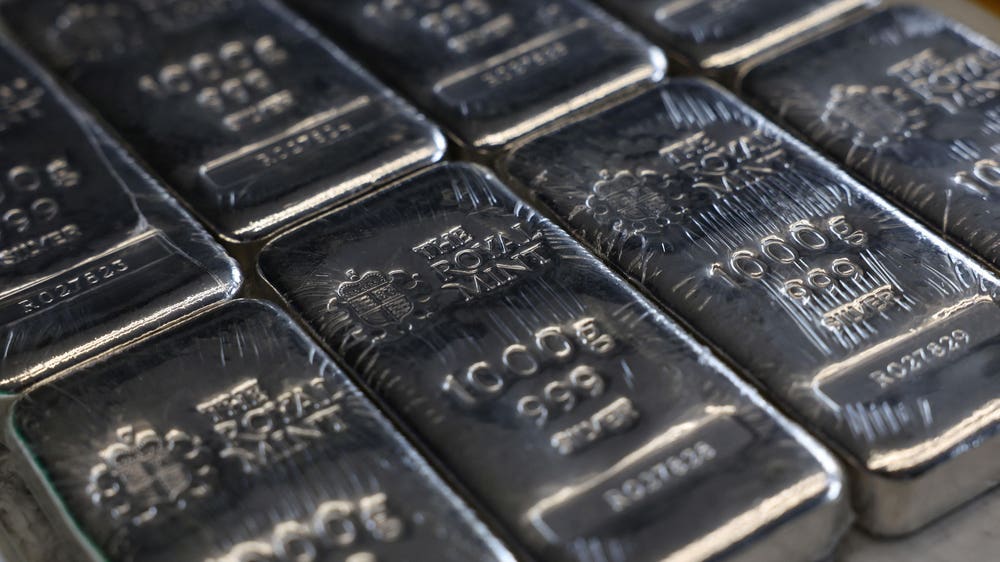 Silver Prices Drop to 11-Month Low Ahead of Federal Reserve Meeting