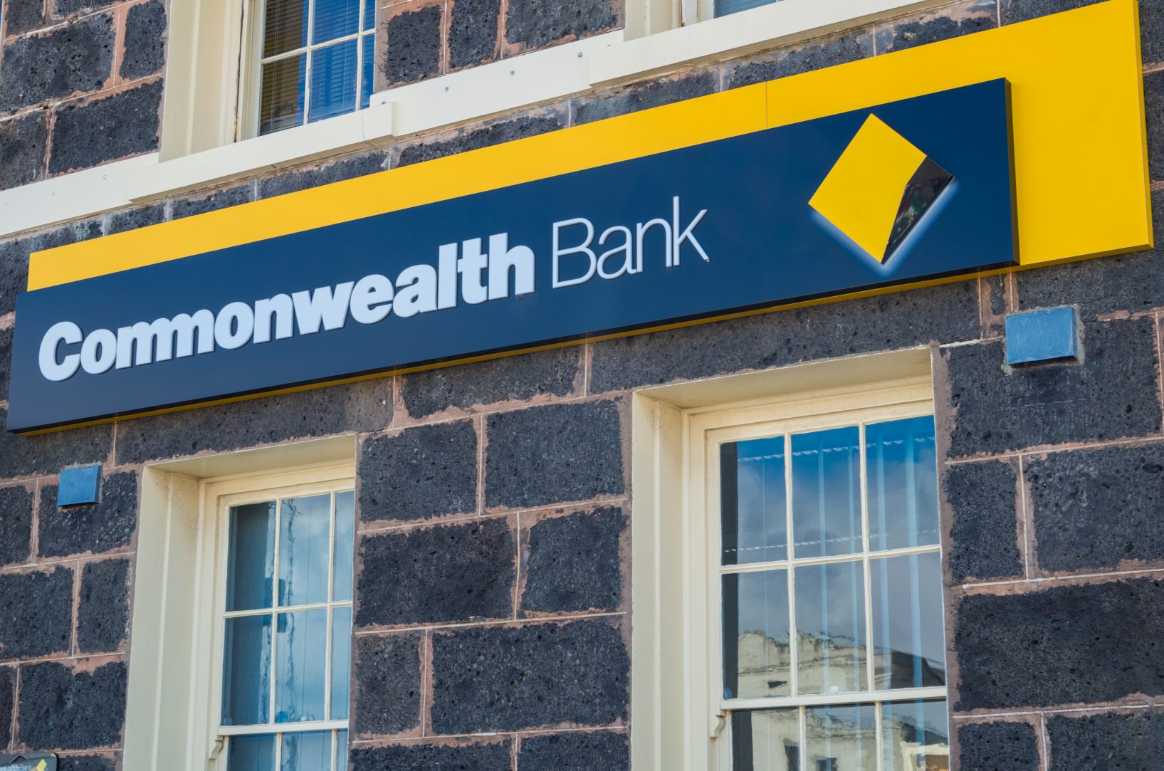 commonwealth-bank-admits-it-charged-deceased-clients-forbes-middle-east